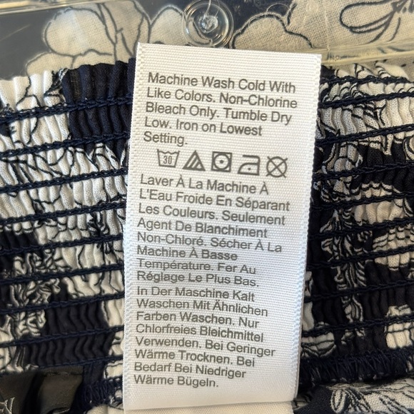 NWT J Crew Convertible beach sarong magnolia floral Sz Medium Navy/White coverup - Picture 8 of 10